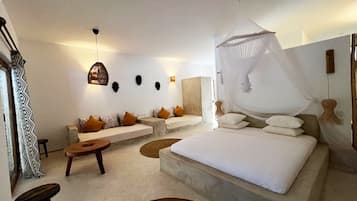 In-room safe, bed sheets