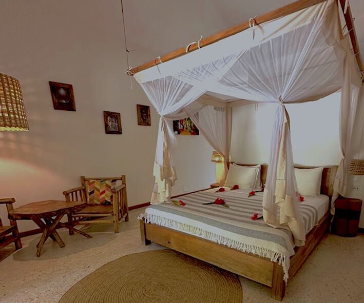 In-room safe, bed sheets