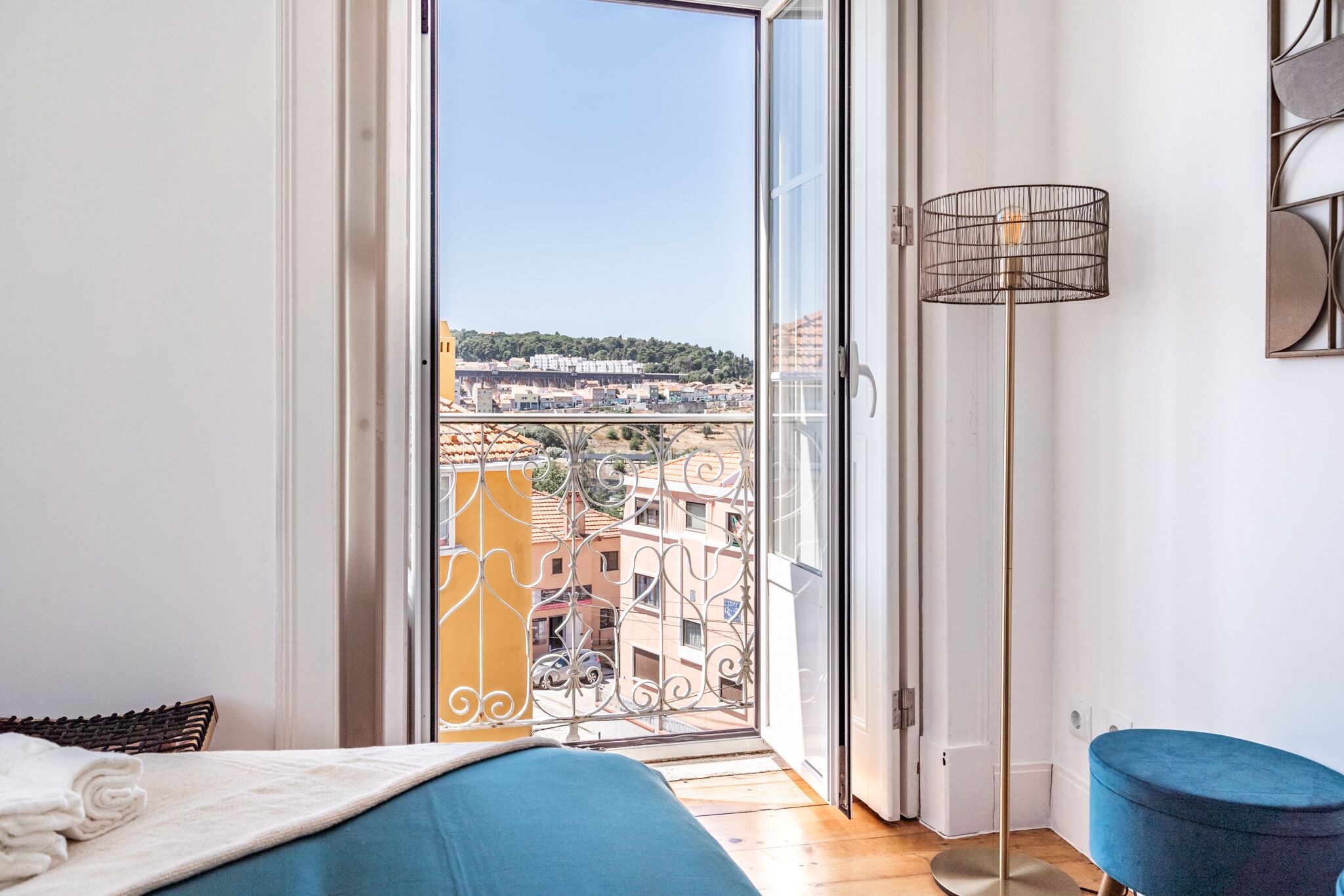 2 bedrooms, iron/ironing board, WiFi