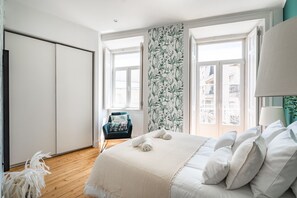 2 bedrooms, iron/ironing board, WiFi