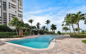 A heated pool - Beachfront 2BR, 2BA condo on Marco Island with pool, WiFi & full kitchen. (Marco Island)