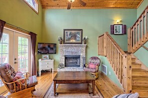 Smart TV, fireplace, offices