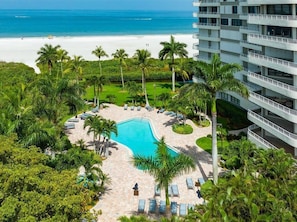 A heated pool - Check out these Sweeping Gulf Views..... (Marco Island)