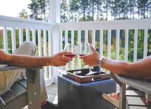 Property grounds - Relax or Explore! Northern Escape Cottage Condo - Country Club! (Oro)