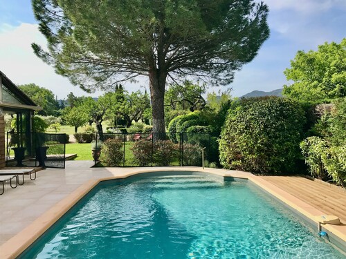 Mas Air-con/Wifi/Private pool/Alpilles view/10mn walk to Village/Tesla Friendly