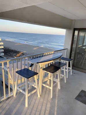 Property grounds - Spacious, comfortable 2 bedroom oceanfront condo with free WiFi, an outdoor pool, and an enclosed balcony with a great ocean view located midtown only steps to the beach! (Ocean City)