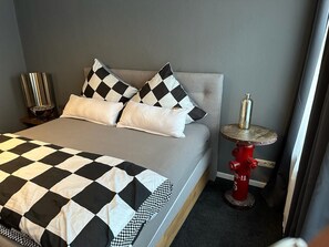 1 bedroom, desk, iron/ironing board, free WiFi
