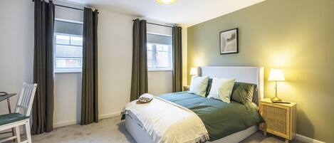 Premium Apartment | 2 bedrooms, iron/ironing board, free WiFi