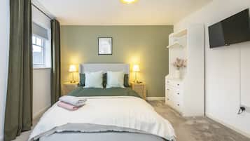 Premium Apartment | 2 bedrooms, iron/ironing board, free WiFi