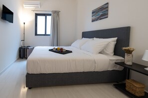 Bügeleisen/Bügelbrett, Reisekinderbett, kostenloses WLAN, Bettwäsche