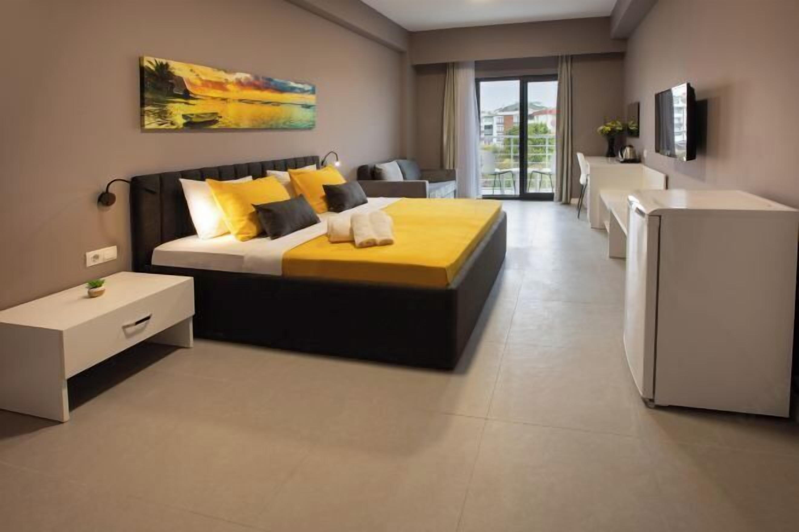 Premium bedding, minibar, in-room safe, desk