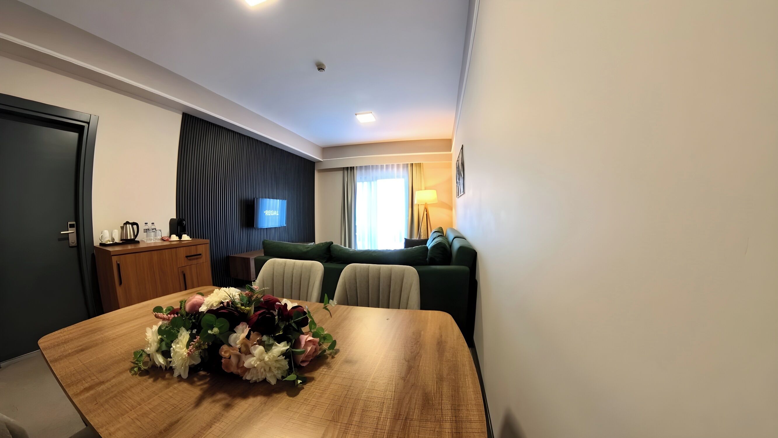 Foto - First Joy Hotel