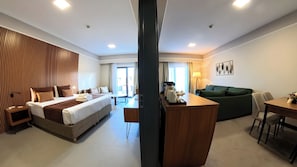 Elite Room | Premium bedding, minibar, in-room safe, desk - First Joy Hotel (Trabzon)