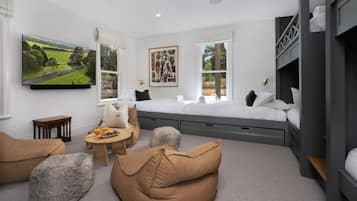 5 bedrooms, iron/ironing board, travel cot, WiFi
