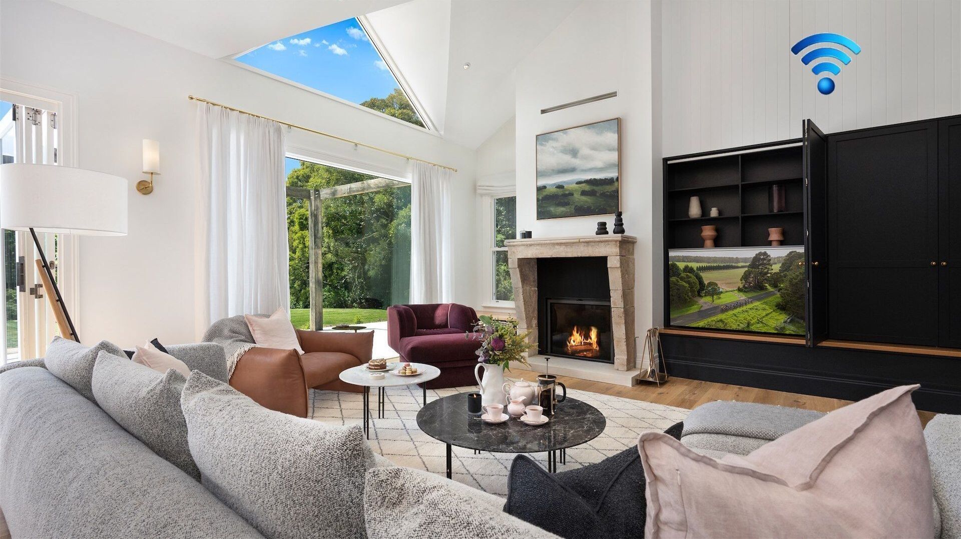 Smart TV, fireplace, ping pong