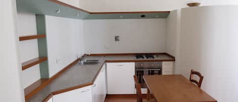 Kühlschrank, Ofen, Herdplatte, Geschirrspüler