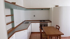 Kühlschrank, Ofen, Herdplatte, Geschirrspüler