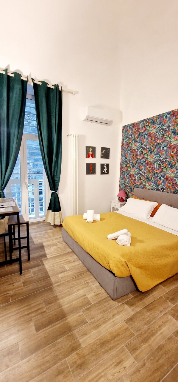 Familienzimmer | Laptopgeeigneter Arbeitsplatz, Verdunkelungsvorhänge, kostenloses WLAN