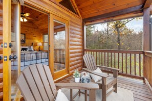 Terrace/patio - Bears Repeating - Blue Ridge, GA (Blue Ridge)
