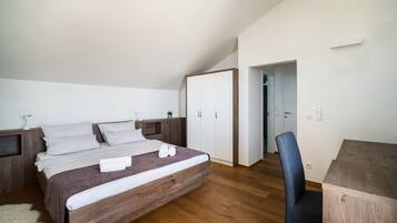 3 camere, una cassaforte in camera, ferro/asse da stiro, Wi-Fi gratuito