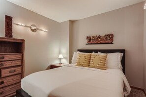 2 bedrooms, iron/ironing board, WiFi, bed sheets - Condo in the Sky - Amazing Views - Gym (denver)