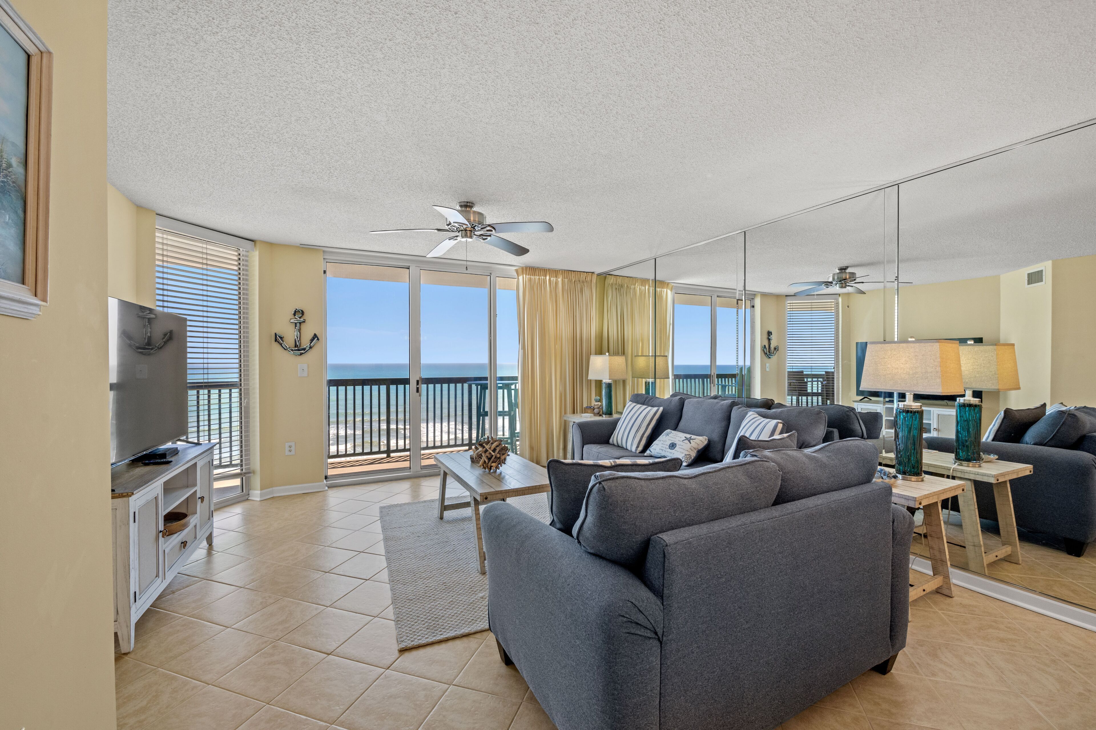 Spacious Oceanfront condo, great amenities + Free Attraction Tickets!