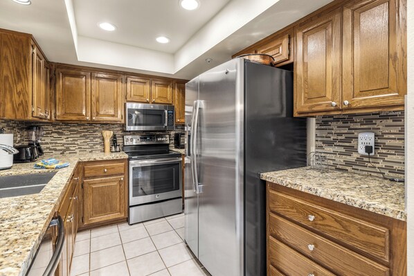 Fridge, microwave, oven, stovetop