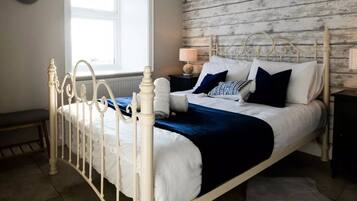 3 habitaciones, tabla de planchar con plancha, cuna de viaje y wifi