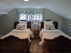 3 bedrooms, desk, iron/ironing board, free WiFi - Restful Farm Retreat (Cincinnati)