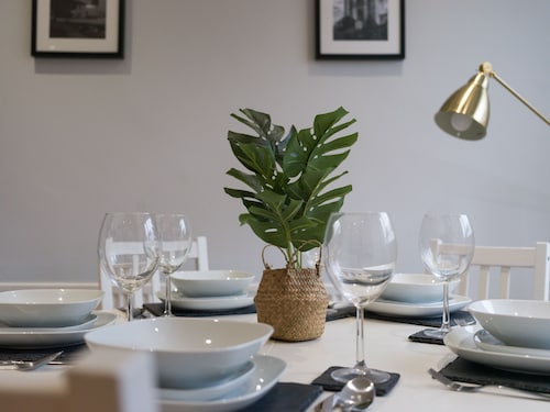 Central large 3 bedroom home