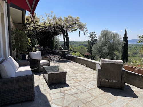 Cozy house with stunning views of Lake Maggiore