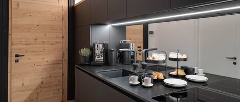 Fridge, dishwasher, coffee/tea maker, electric kettle