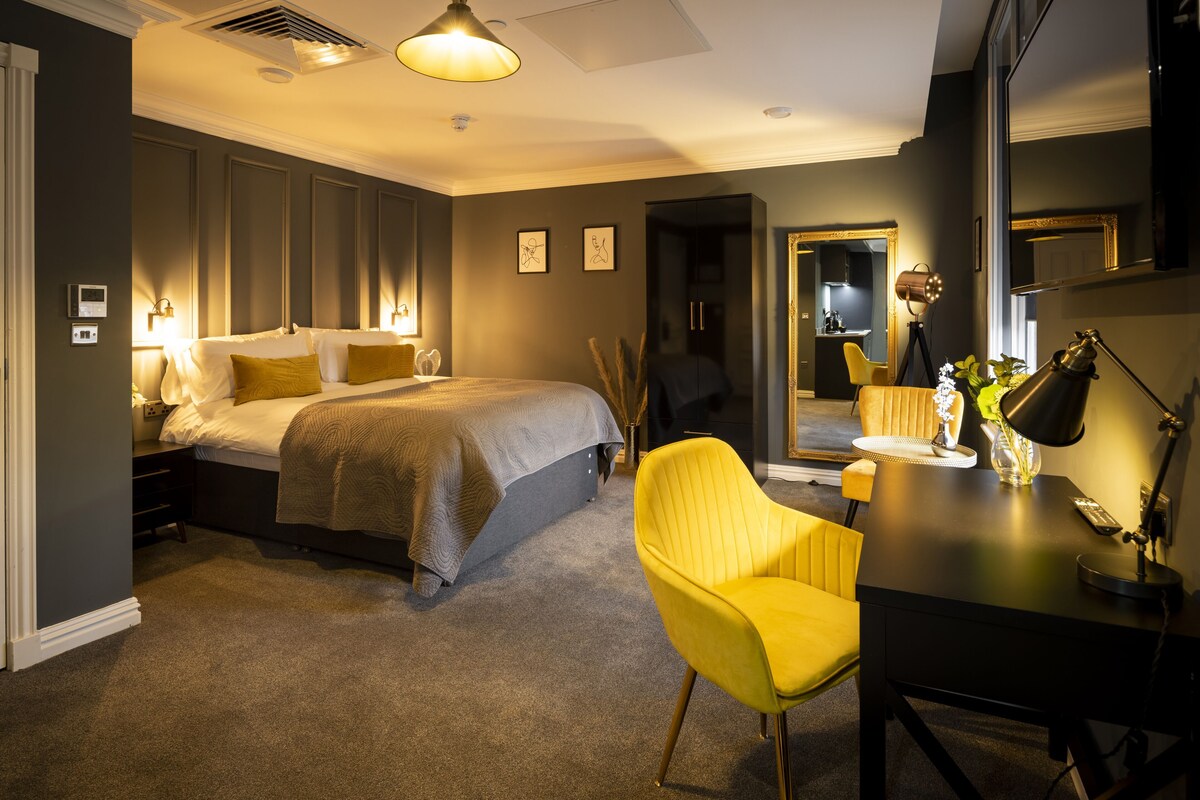 Literie de qualité supérieure, surmatelas, bureau, chambres insonorisées
