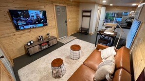 TV, books - 100 mile view, 2.5 miles to downtown Blowing Rock. (Lenoir)