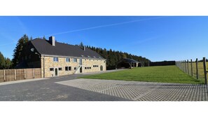Exterior - Little Canada (Manhay)