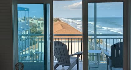 Oceanfront 2BR with Breathtaking Views next to Patrick SFB, Satellite Beach
