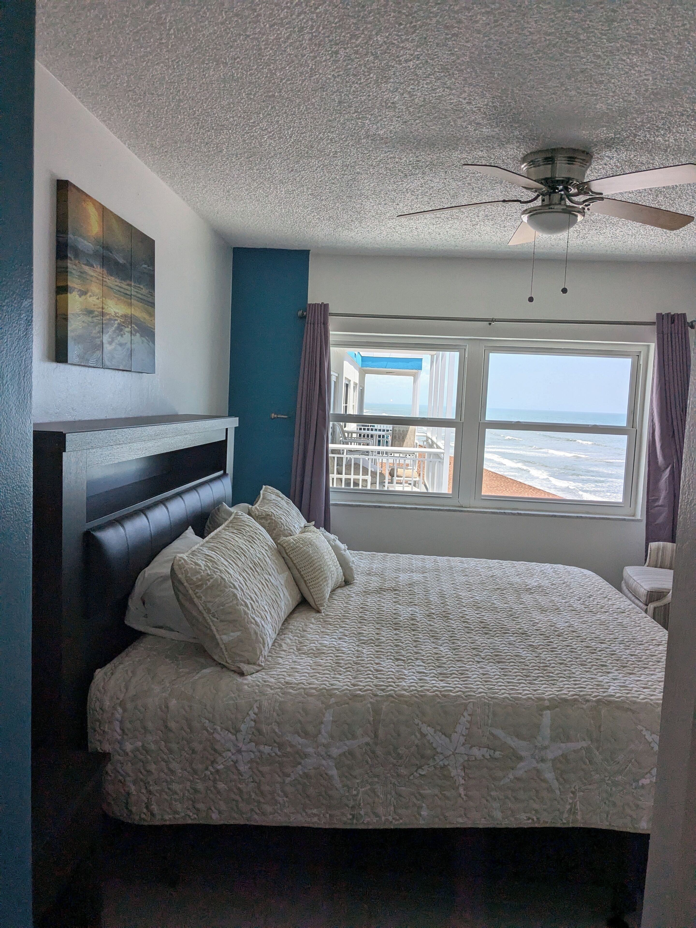 2 slaapkamers, een bureau, een strijkplank/strijkijzer, gratis wifi