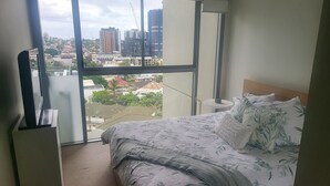 Unclassified image, 2 of 8, button - Light apartment in amazing central location (South Brisbane)