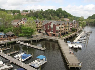 The McKenzie Estate - Old Town Occoquan