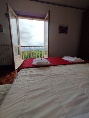 2 chambres, fer et planche à repasser, lit parapluie, Wi-Fi gratuit