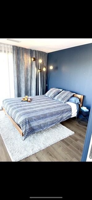 3 chambres, fer et planche à repasser, Wi-Fi gratuit, draps fournis