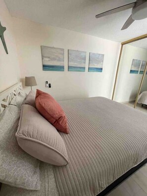 3 bedrooms, desk, iron/ironing board, travel crib - Attractive and safe Penthouse in Isla Verde with Parking (Carolina)