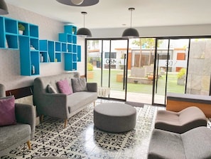 Télévision, espaces bureaux