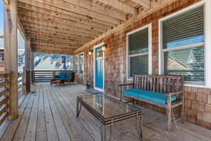 Terrace/patio - Salty Sunsets: Hot Tub | 2 Kitchens | Pool Access (Corolla)