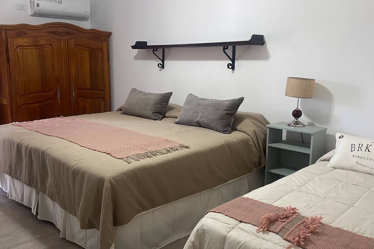 Ropa de cama de alta calidad, cubrecamas y colchones con pillow-top
