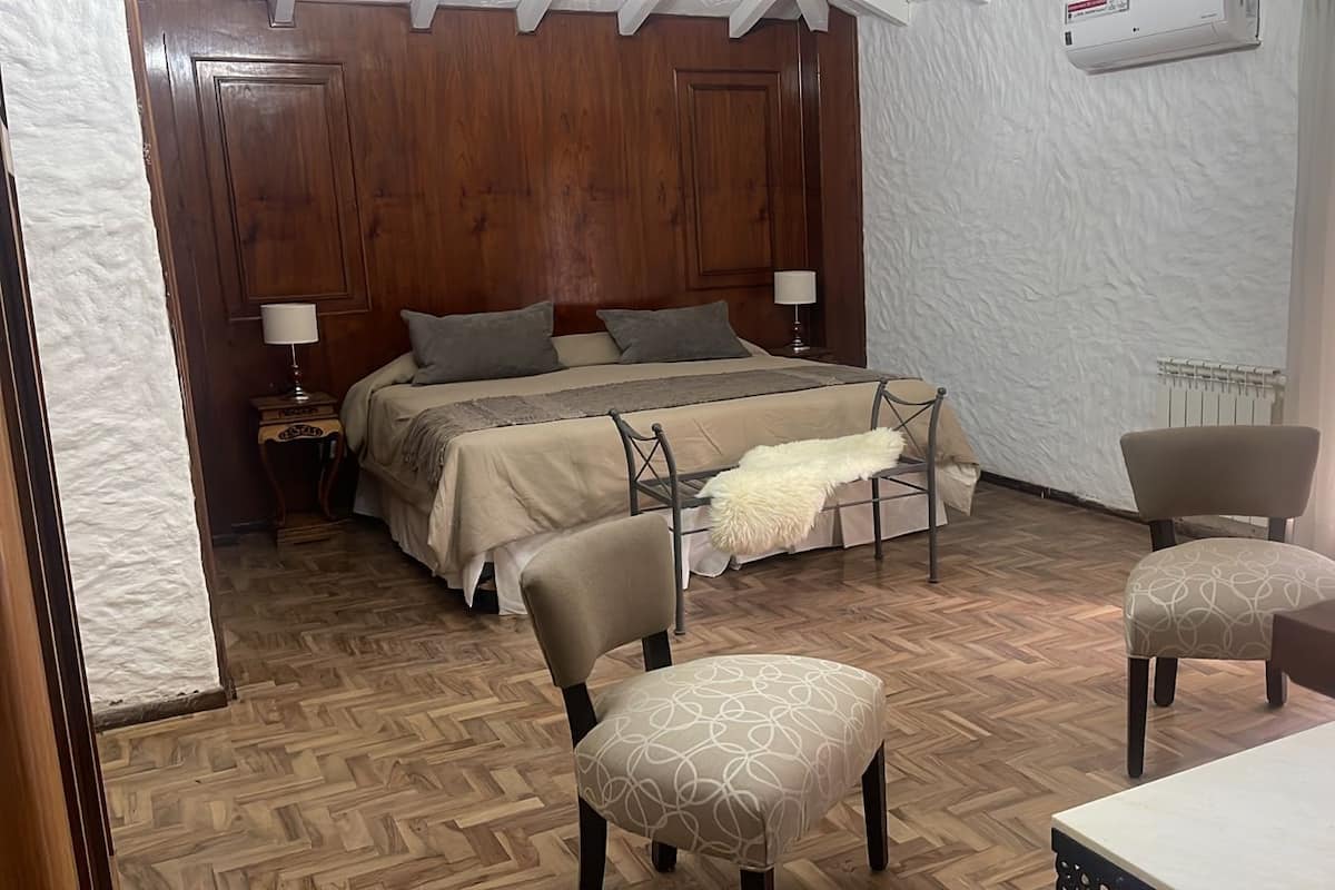 Exclusive Double Room, 1 King Bed | Premium bedding, down duvets, pillow-top beds, in-room safe
