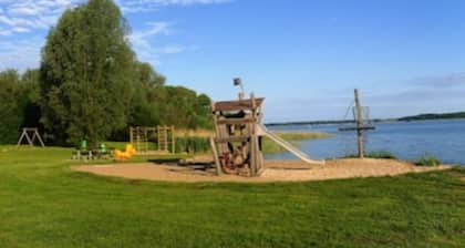 120 Meter zum See -Atelier-Ferienwohnung mit Top Ausstattung/3 Schlafzimmer