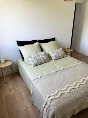 1 bedroom, iron/ironing board, travel cot, free WiFi