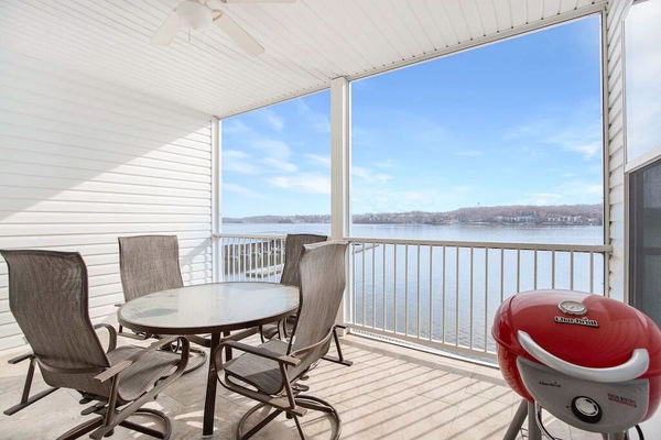 Imagine sitting with a glass of wine and watching the boats fly by.