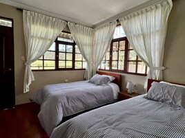 1 habitación, ropa de cama hipoalergénica y decoración personalizada 